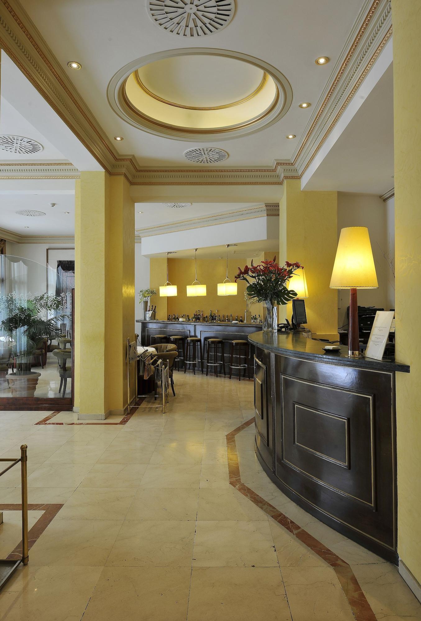 Hotel Roger De Lluria Barcelona Exterior foto